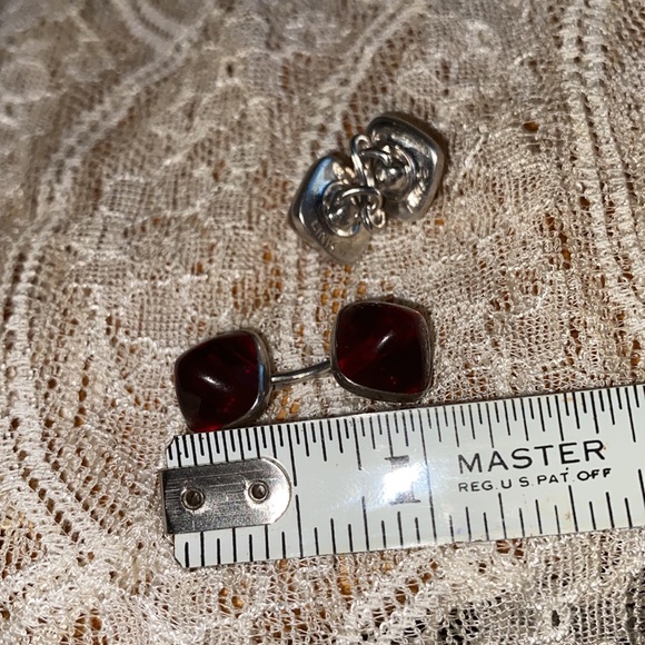 Vintage SWANK Links marked silver tone lucite red square accent domed cuff links - Picture 5 of 6